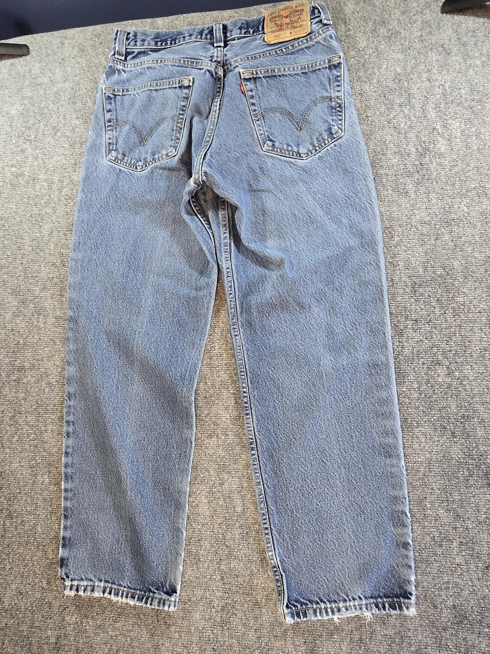 Vintage Levi’s 32x30 Relaxed Fit Light Wash Jeans Distressed Faded 90s - Picture 10 of 12
